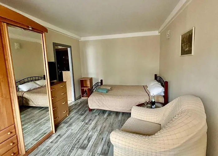 Apartment Budivelnykiv 22/11